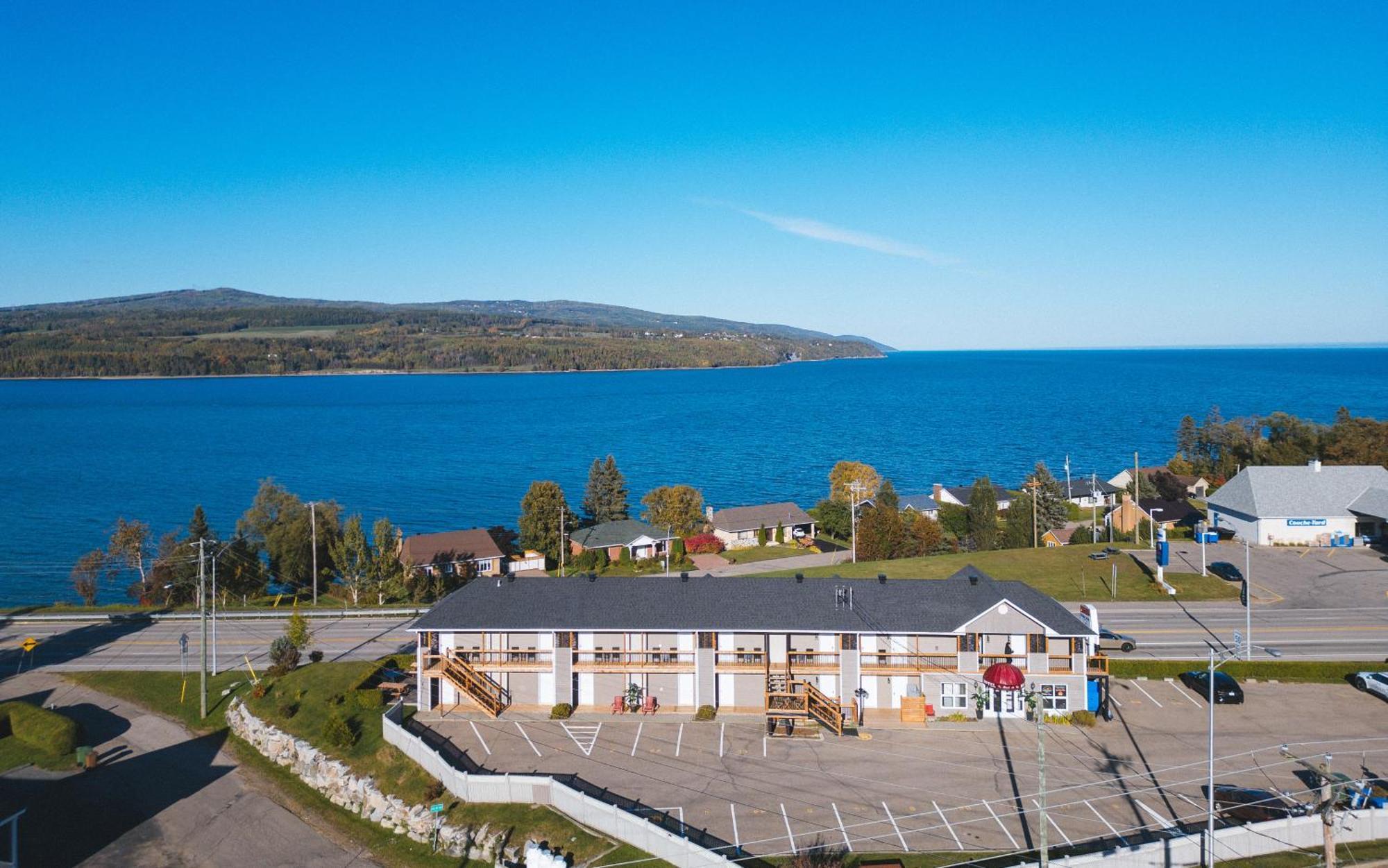 Motel Le Point De Vue La Malbaie Exterior photo